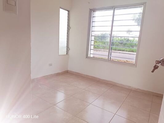 Apartamento en Ciudad Juan Bosch, Santo Domingo Este con 3 habitaciones, 2 baños, 1 parqueo en 2do nivel de 93 mts² con mantenimiento incluido - Imagen 2