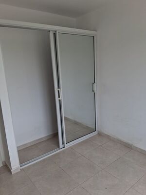 Apartamento en Ciudad Juan Bosch, Santo Domingo Este con 3 habitaciones, 2 baños, 1 parqueo en 2do nivel de 93 mts² con mantenimiento incluido - Imagen 6