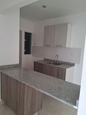 Apartamento en Ciudad Juan Bosch, Santo Domingo Este con 3 habitaciones, 2 baños, 1 parqueo en 2do nivel de 93 mts² con mantenimiento incluido - Imagen 7