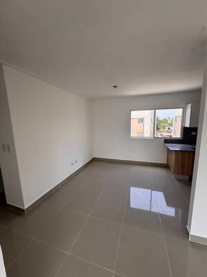 Apartamento en Centro Olímpico Juan Pablo Duarte, Santo Domingo D.N. con 3 habitaciones, 1 baño, 1 parqueo en 5to nivel con mantenimiento incluido - Imagen 7