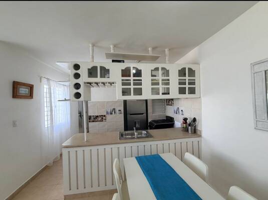 Apartamento en Boulevard Turístico del Este, Bávaro con 2 habitaciones, 1 baño, 1 parqueo en 1er nivel con mantenimiento incluido - Imagen 4