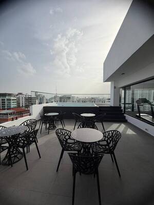 Apartamento en Bella Vista Norte, Santo Domingo D.N. con 1 habitación, 1 baño, 1 parqueo en 4to nivel de 67 mts² con mantenimiento incluido - Imagen 7