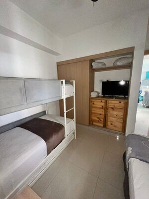 Apartamento en Boca Chica Centro, Boca Chica con 2 habitaciones, 1 baño, 1 parqueo en 5to nivel de 64 mts² con mantenimiento incluido - Imagen 3