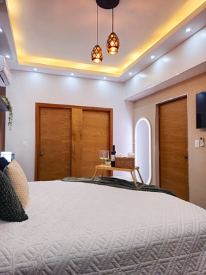 Apartamento en Bella Vista, Santo Domingo D.N. con 1 habitación, 2 baños, 2 parqueos en 9no nivel con mantenimiento incluido - Imagen 3