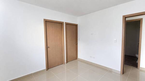 Apartamento en Epic Residences, Bávaro con 2 habitaciones, 2 baños, 1 parqueo en 3er nivel de 74 mts² - Imagen 3