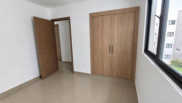 Apartamento en Epic Residences, Bávaro con 2 habitaciones, 2 baños, 1 parqueo en 3er nivel de 74 mts² - Imagen 5
