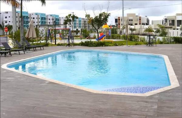 Apartamento en Epic Residences, Bávaro con 2 habitaciones, 2 baños, 1 parqueo en 3er nivel de 74 mts² - Imagen 7