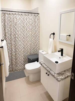 Apartamento en Brisas de Punta Cana, Bávaro con 2 habitaciones, 2 baños, 1 parqueo en 4to nivel de 85 mts² - Imagen 7