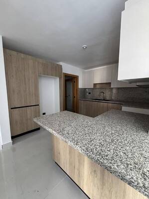Apartamento en Av. Hispanoaméricana, Santiago con 3 habitaciones, 2 baños, 4 parqueos en 9no nivel de 120 mts² con mantenimiento incluido - Imagen 6