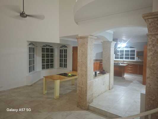 Casa en El Ejecutivo, Bávaro con 4 habitaciones, 4 baños con mantenimiento incluido - Imagen 4