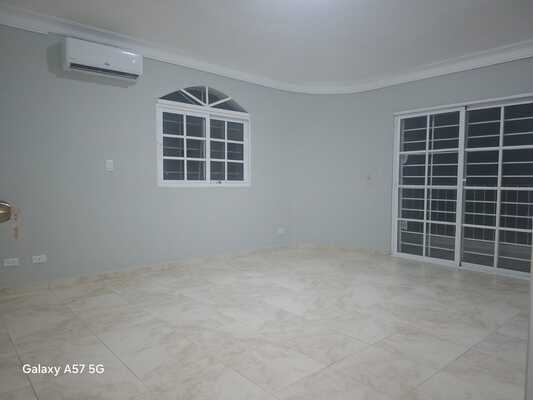 Casa en El Ejecutivo, Bávaro con 4 habitaciones, 4 baños con mantenimiento incluido - Imagen 6