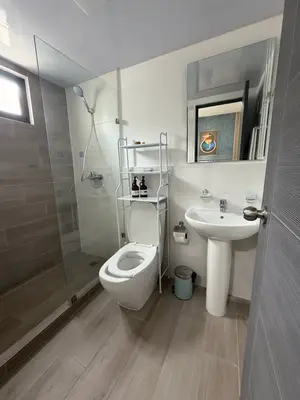 Apartamento en Av. Barceló, Punta Cana con 2 habitaciones, 2 baños, 2 parqueos en 4to nivel con mantenimiento incluido - Imagen 7