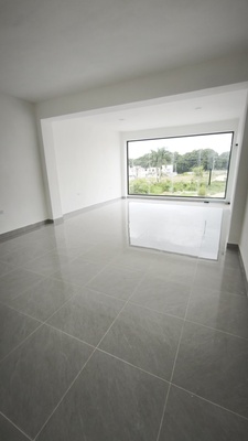 Local comercial en Jacobo Majluta, Santo Domingo Norte con 1 baño y 6 parqueos en 2do nivel de 40 mts² con mantenimiento incluido - Imagen 3