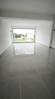 Local comercial en Jacobo Majluta, Santo Domingo Norte con 1 baño y 6 parqueos en 2do nivel de 40 mts² con mantenimiento incluido - Imagen 5