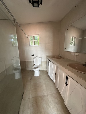 Apartamento en Brisas De Bávaro, Bávaro con 2 habitaciones, 1 baño, 2 parqueos de 130 mts² - Imagen 3