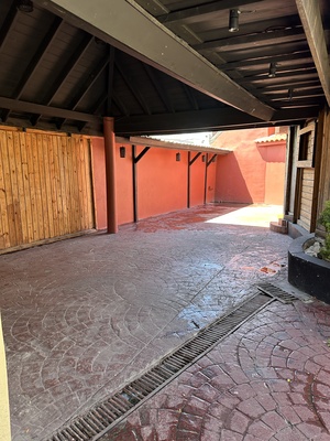 Local comercial en Brisas De Bávaro, Bávaro con 2 baños y 2 parqueos de 250 mts² - Imagen 4