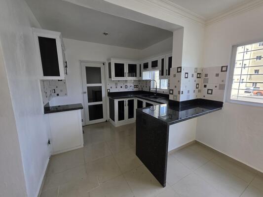 Apartamento en Hato Mayor, Santiago con 3 habitaciones, 3 baños, 2 parqueos en 1er nivel de 125 mts² con mantenimiento incluido - Imagen 5