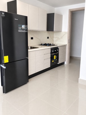 Apartamento en Evaristo Morales, Santo Domingo D.N. con 1 habitación, 1 baño, 1 parqueo en 8vo nivel de 62 mts² con mantenimiento incluido - Imagen 2