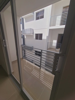 Apartamento en Gurabo Arriba, Santiago con 3 habitaciones, 2 baños, 1 parqueo en 3er nivel de 89 mts² con mantenimiento incluido - Imagen 2
