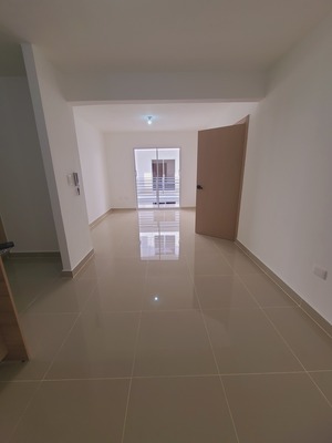 Apartamento en Gurabo Arriba, Santiago con 3 habitaciones, 2 baños, 1 parqueo en 3er nivel de 89 mts² con mantenimiento incluido - Imagen 3