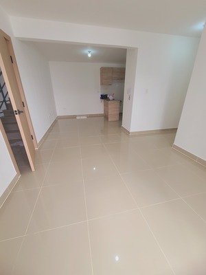 Apartamento en Gurabo Arriba, Santiago con 3 habitaciones, 2 baños, 1 parqueo en 3er nivel de 89 mts² con mantenimiento incluido - Imagen 4