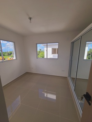Apartamento en Gurabo Arriba, Santiago con 3 habitaciones, 2 baños, 1 parqueo en 3er nivel de 89 mts² con mantenimiento incluido - Imagen 5