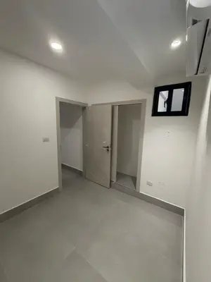 Apartamento en Evaristo Morales, Santo Domingo D.N. con 2 habitaciones, 2 baños, 1 parqueo en 6to nivel de 55 mts² con mantenimiento incluido - Imagen 3