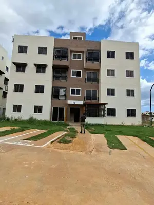 Apartamento en Av. Ecológica, Santo Domingo Este con 3 habitaciones, 1 baño, 1 parqueo en 2do nivel con mantenimiento incluido - Imagen 5